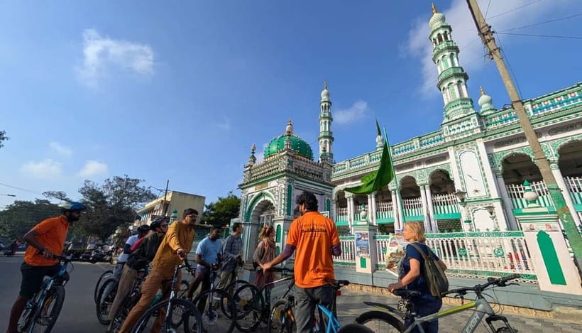 Mysore City Bike Tour Morning 3.5 Hours: Mysore By Cycle - An old Shiva temple in the middle of town