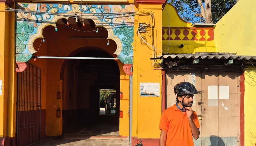 Mysore City Bike Tour Morning 3.5 Hours: Mysore By Cycle - Mud houses, tiled roofs, and a chai pause