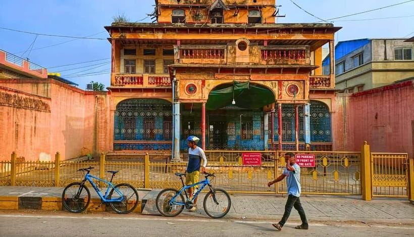 Mysore City Bike Tour Morning 3.5 Hours: Mysore By Cycle - Breakfast closes the loop