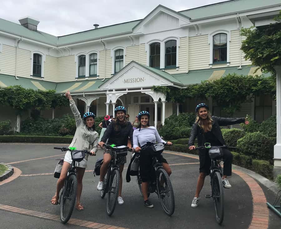 Napier: Cruise Self-Guided Cycle Ride to Winery - Half Day - Why this ride works well from a cruise ship