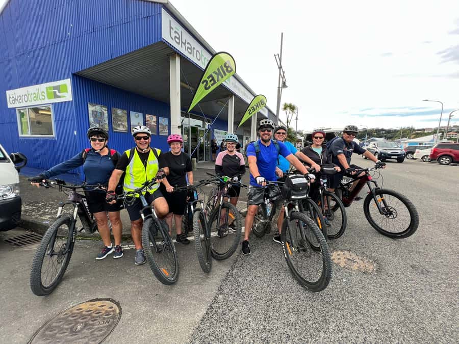Napier: Cruise Self-Guided Cycle Ride to Winery - Half Day - Choosing between the 40-kilometre loop and 50-kilometre coast