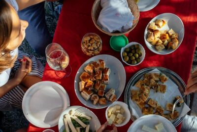 Naples Scenic E-Bike Ride to a Local Vineyard with Meal