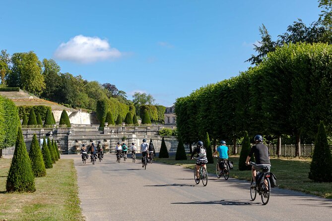 Nature electric bike ride from Paris to Versailles - Marnes-la-Coquette and a quieter Paris suburb