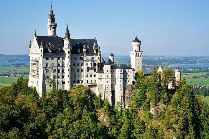 Neuschwanstein Castle by Bus Incl. Bike Ride or Hohenschwangau - Leaving Munich from Isartor at 8:30 a.m.