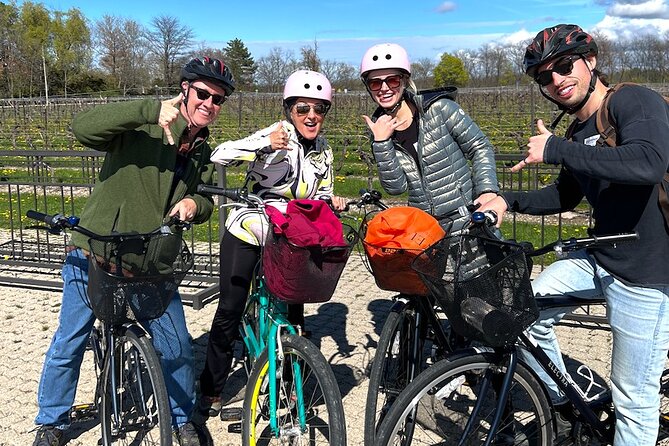 Niagara-on-the-Lake Cycle and Wine-Tasting Tour with Optional Lunch - Starting at Grape Escape Wine Tours
