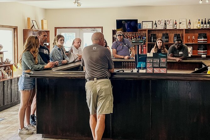 Niagara-on-the-Lake Cycle and Wine-Tasting Tour with Optional Lunch - Three wineries, with different personalities