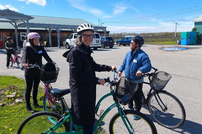 Niagara-on-the-Lake Cycle and Wine-Tasting Tour with Optional Lunch - Guides, safety, and the group atmosphere