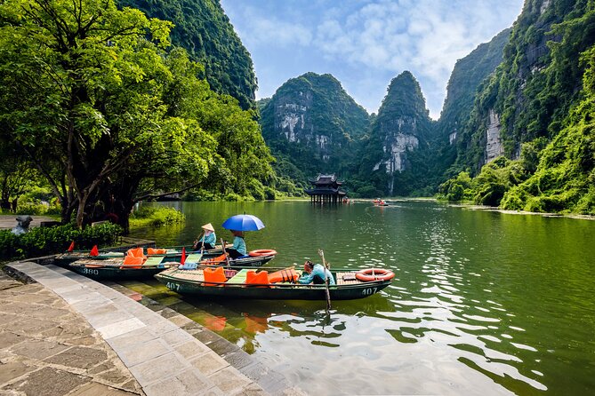 Ninh Binh Day Trip: Hoa Lu-Trang An/Tam Coc-Mua Cave-Cycling-Boat - Mua Cave and the 500-step climb