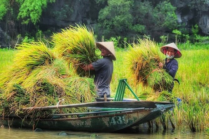 Ninh Binh Full-Day Tour Hoa Lu Tam Coc Cycling, Boat,Buffet Lunch - A local-style lunch in Ninh Binh