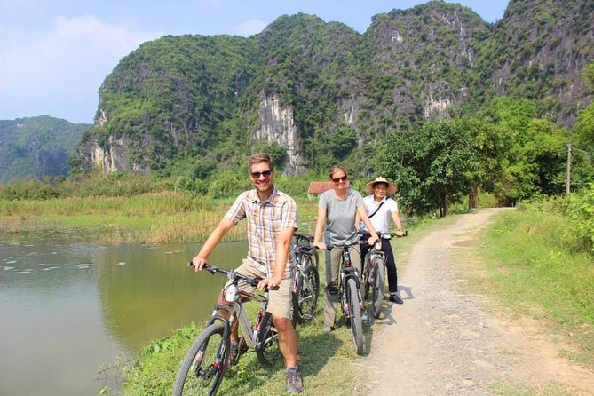 Ninh Binh Hoa Lu Tam Coc Mua Cave Boat & Bike Day trip from Hanoi: best selling - Lunch and what the buffet means