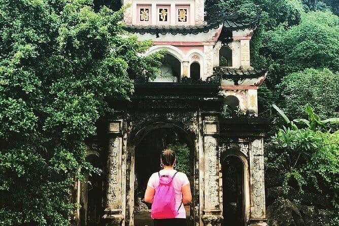 Ninh Binh Trip From Hanoi: Hoa Lu-Mua Cave-Boat-Cycling-Lunch - A Ninh Binh lunch with goat meat and burnt rice