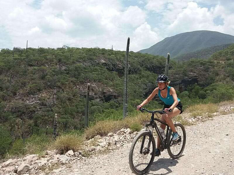 Oaxaca: Cascadas de Apoala 1 Day Bike and Hike tour - Guides, pacing, and the human side of the day