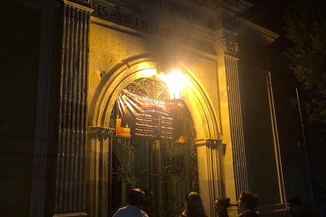 Oaxaca city bike ride - History & traditions - Los Arquitos de Xochimilco and an older district