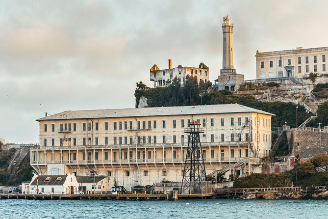 Official Alcatraz Tour and Golden Gate Bridge Bike Ride - Alcatraz at Pier 33: the part worth planning around