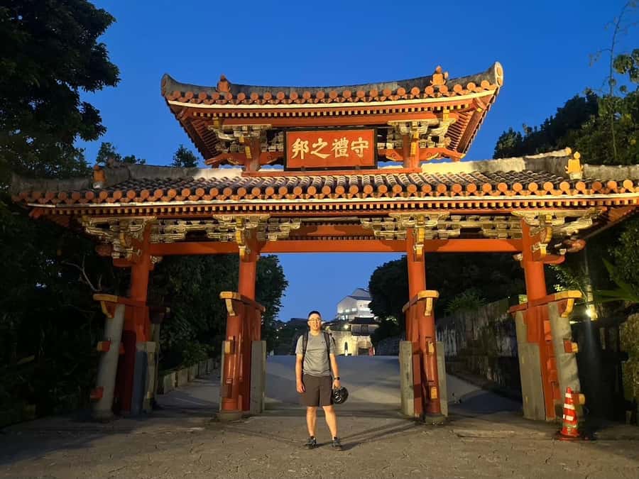 Okinawa: Afternoon Cycling Tour with Local Guide - Quiet lanes and old houses in local Naha