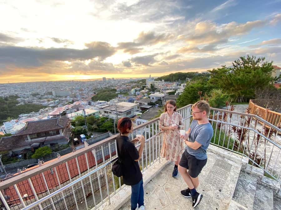 Okinawa: Afternoon Cycling Tour with Local Guide - Shuri Castle Park and the Shureimon Gate