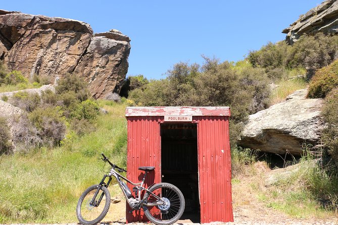 Otago Central Rail Trail One Day Wonder Cycle tour - Omakau at 17 kilometres, the right time for coffee