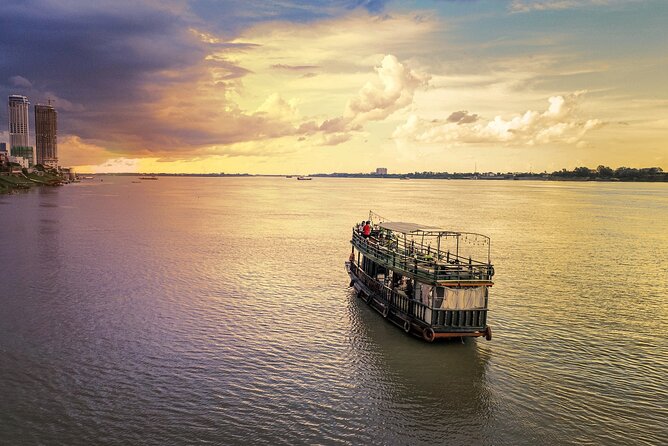 Phnom Penh Bike & Boat Sunset Tour / E-Bike Available - Prek Bongkong Pagoda and Island Communities