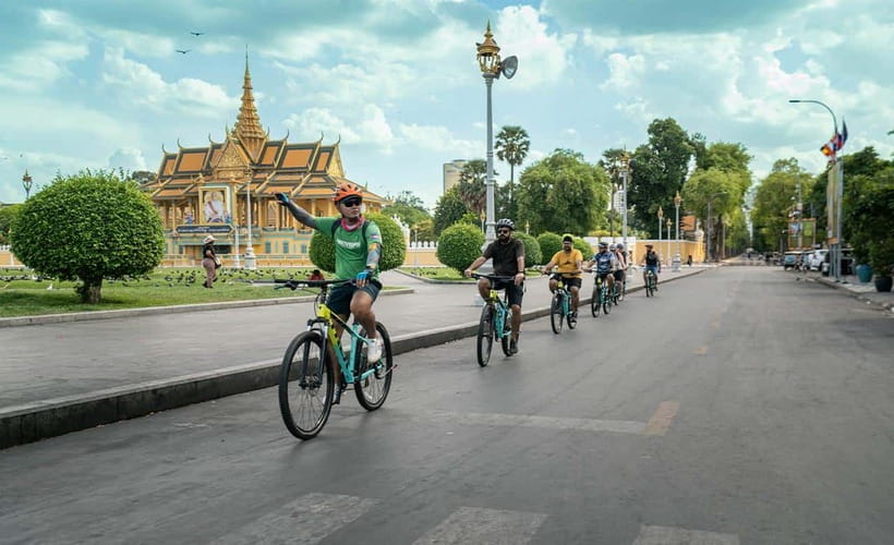 Phnom Penh: Bike & Boat Tour / E-Bike Available - Crossing to Mekong Island by ferry