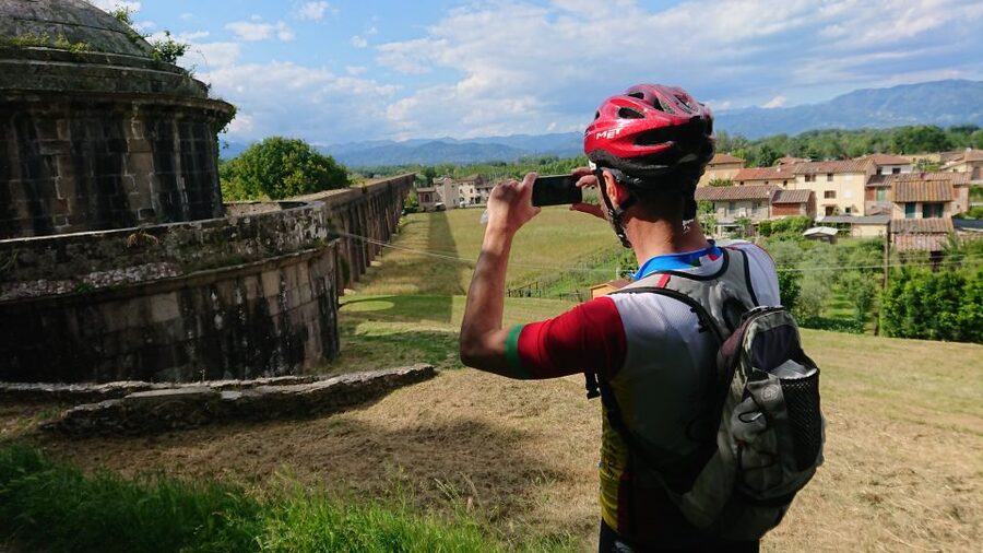 Pisa: Self-Guided Bike Tour to Lucca - Leaving Pisa by Bike for the Serchio River