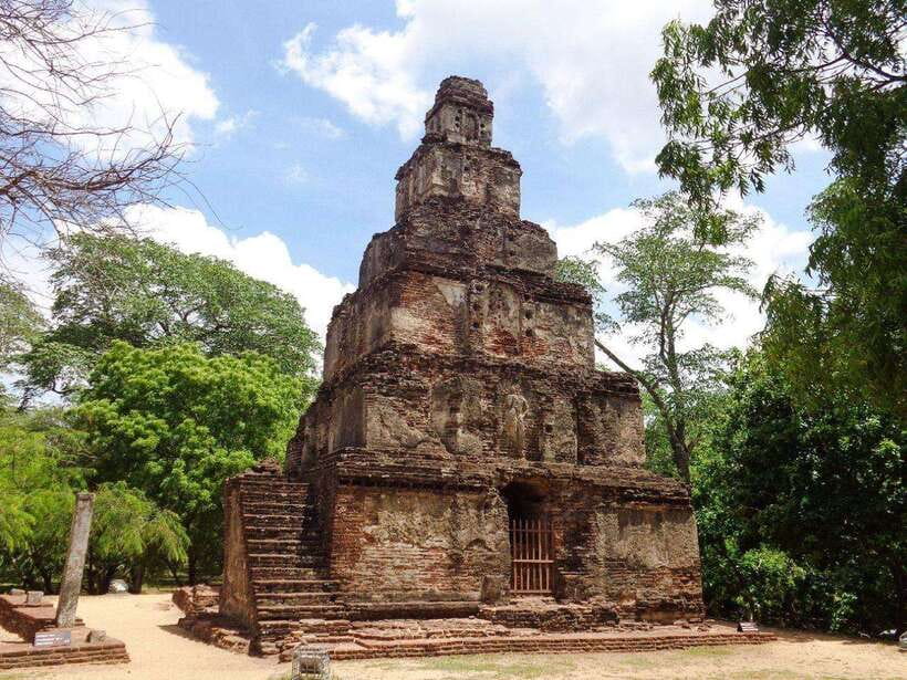 Polonnaruwa: Private Guided Cycling Tour with Hotel Pickup - Who should book this cycling tour?
