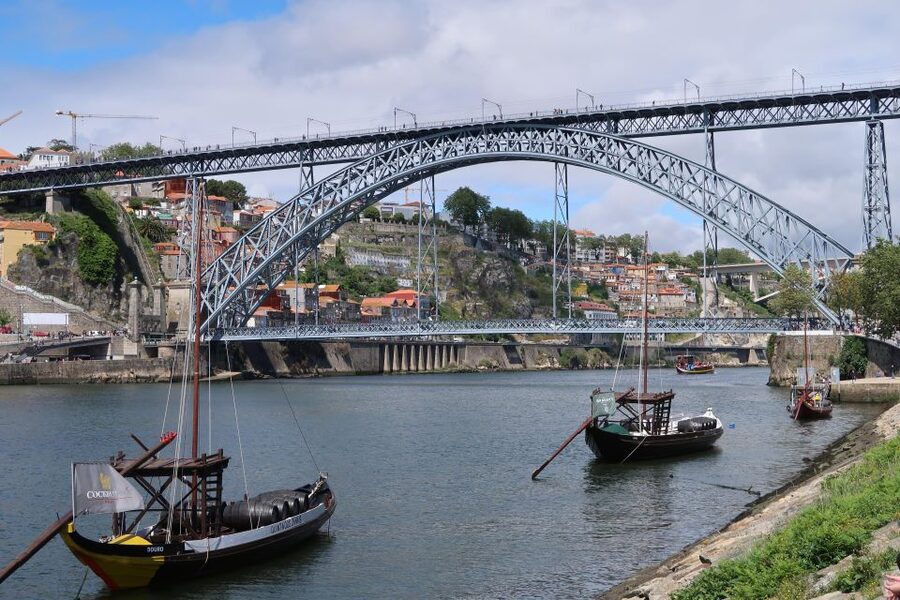 Porto: Self-Guided Bike and Boat Tour with Port Wine Tasting - Who will enjoy this most