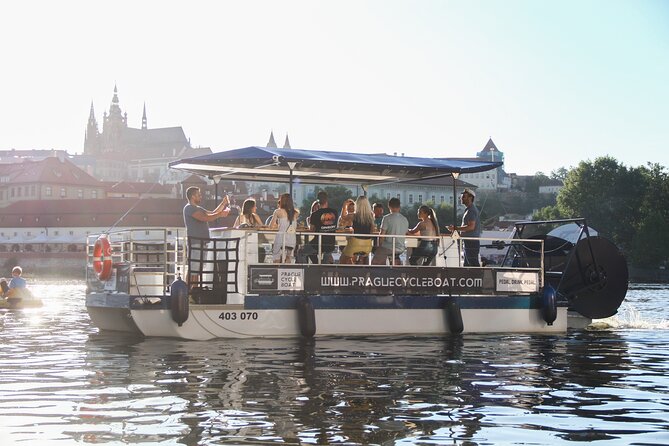 Prague Cycle Boat - The Swimming Beer Bike - Practical value of the 90-minute format