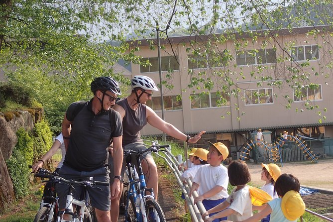 Private Afternoon Cycling Tour in Hida-Furukawa - What the 3.5-hour itinerary feels like