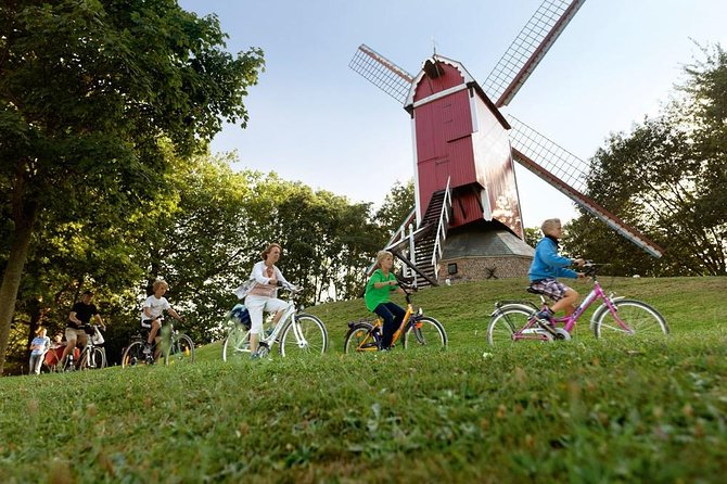 Private Bruges Countryside Cycling Tour to Damme with Guided Walk - A drink in Damme, then the scenic return