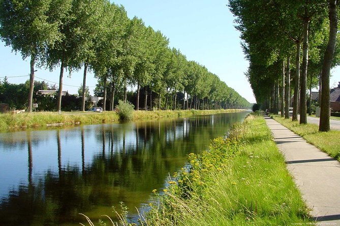 Private Bruges Countryside Cycling Tour to Damme with Guided Walk - What the private guide adds