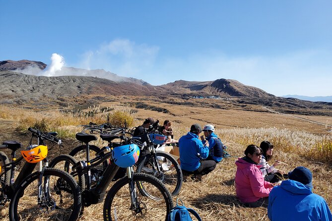 Private E-MTB guided cycling around Mt. Aso volcano & grasslands - Who will get the most from this ride