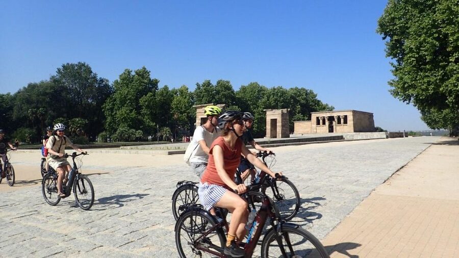 Private Madrid Bike Tour | Exclusive Guided Tour | From 30€ - Manzanares River and Casa de Campo