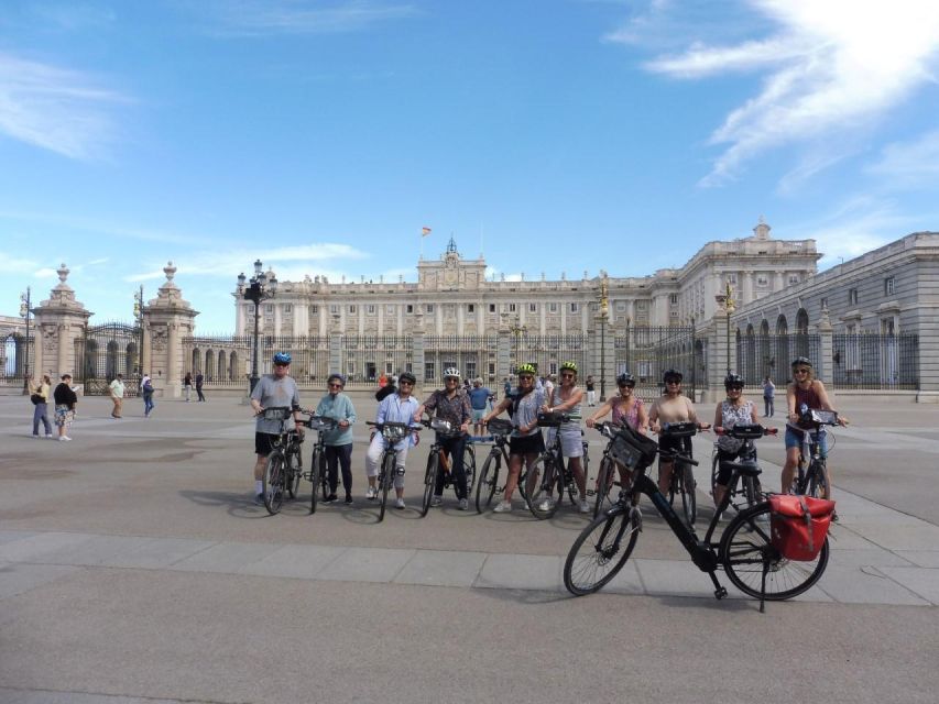 Private Madrid Bike Tour | Exclusive Guided Tour | From 30€ - What the Bikes and Photos Add