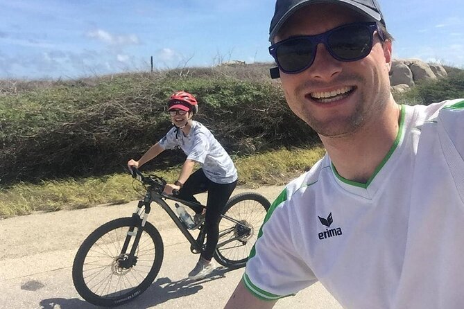 Private Mountain Bike Tour in Aruba - California Lighthouse and the wave-battered coast