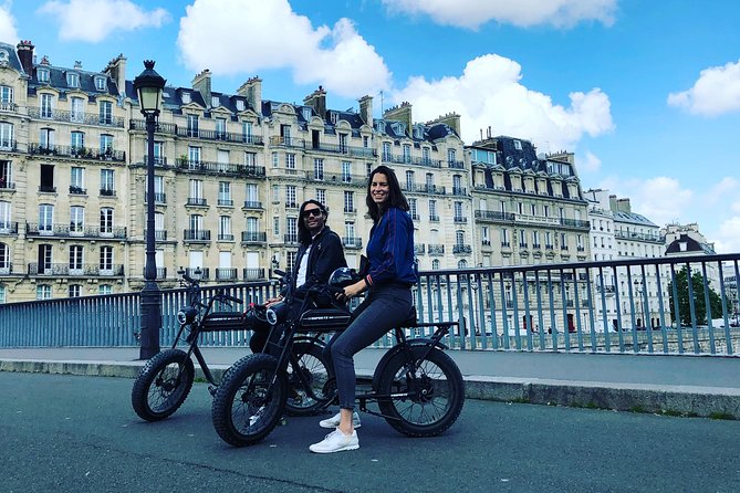 Private Paris electric bike ride with video - Notre-Dame and the islands of central Paris