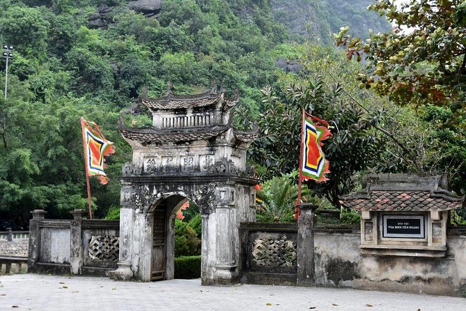 Private Tour: Hoa Lu and Tam Coc Boat and Bike Day Trip from Hanoi - Timing, fitness, and useful planning notes