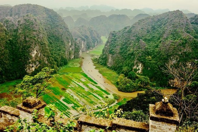 Private Tour: Hoa Lu and Tam Coc Boat and Bike Day Trip from Hanoi - Who should book this Hoa Lu and Tam Coc day trip?