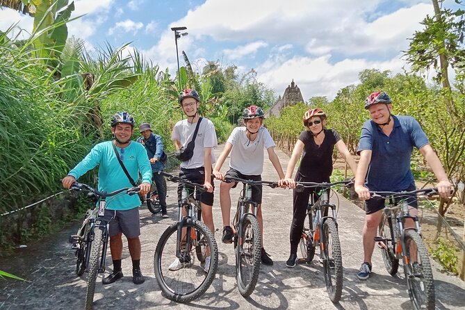 Private Ubud Downhill Cycling with Volcano, Rice Paddies & Meal - The plantation stop and Bali’s useful plants