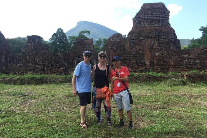 Pu Luong Day Tour: Trekking Villages, Bamboo Rafting & Waterfall - Bamboo rafting on Cham Stream