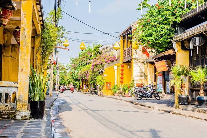 Pu Luong Day Tour: Trekking Villages, Bamboo Rafting & Waterfall - What the small group changes
