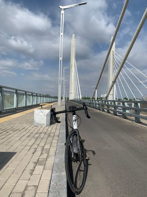 Riverside Cycling With A Native - Tea at the halfway point