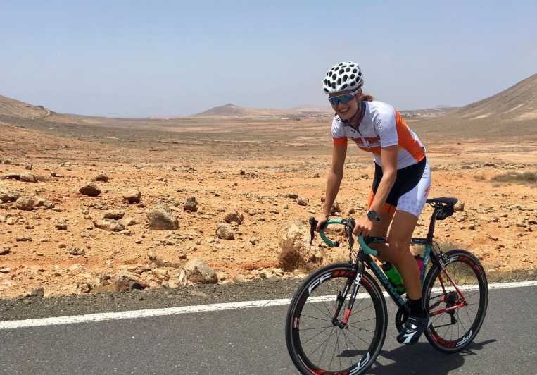 Road bike Tour - Starting among Corralejo’s dunes and blue water