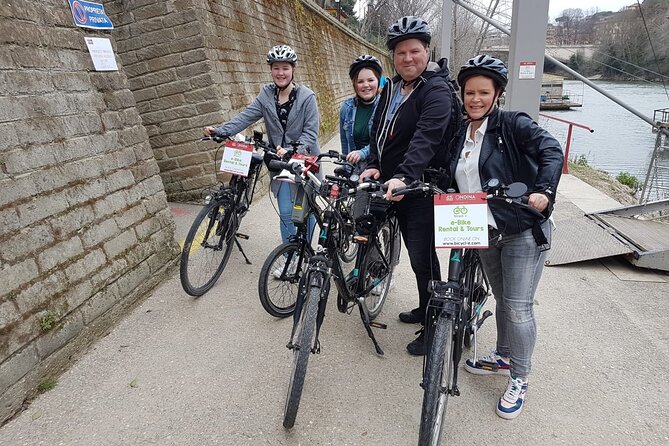 Rome Tiber cycle path: Electric & Muscle Rental Bike - Adding the Jewish Ghetto and a food stop