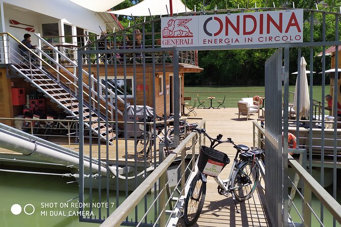 Rome Tiber cycle path: Electric & Muscle Rental Bike - Riding with children and mixed abilities