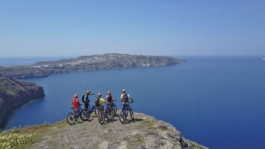 Santorini: Electric Mountain Bike Adventure - Why ride southern Santorini instead of staying in Oia?