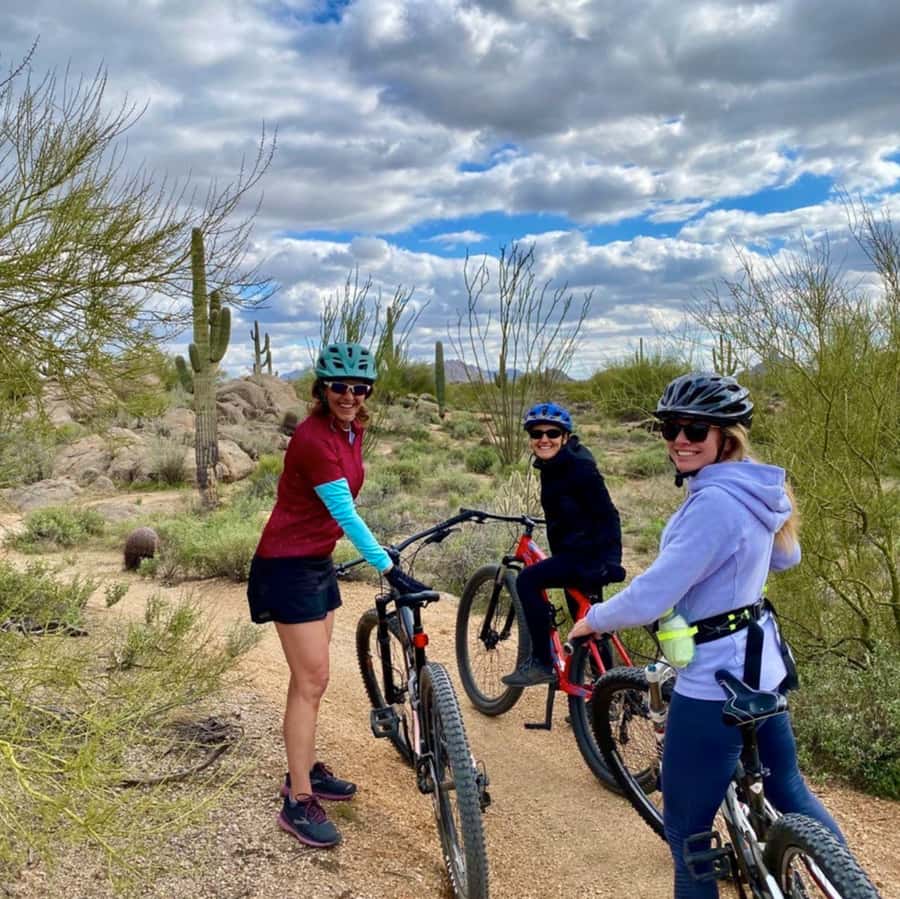 Scottsdale: Guided Mountain Bike Tour through the Desert - Heat, hydration, and small comfort choices