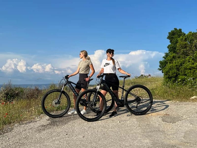 Self-guided mountain bike tour (non-electric) - Starting in Hvar with a bike that fits the day