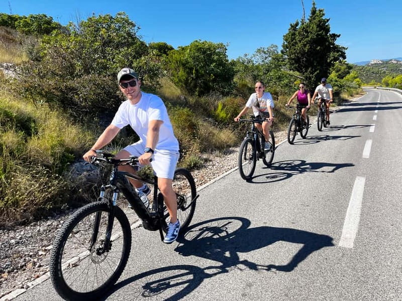 Self-guided mountain bike tour (non-electric) - Equipment, route support, and independence