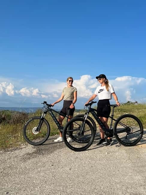 Self-guided mountain bike tour (non-electric) - Leaving the harbor for Hvar’s quiet interior