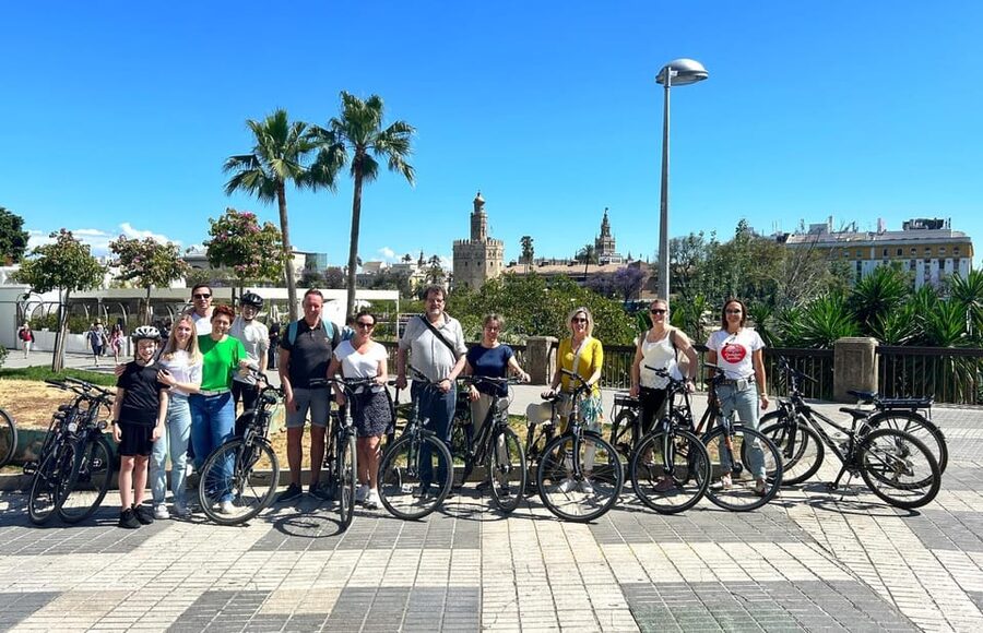 Seville: Dutch Cycling Highlights Tour with local guide - Dutch guidance and the human side of the ride